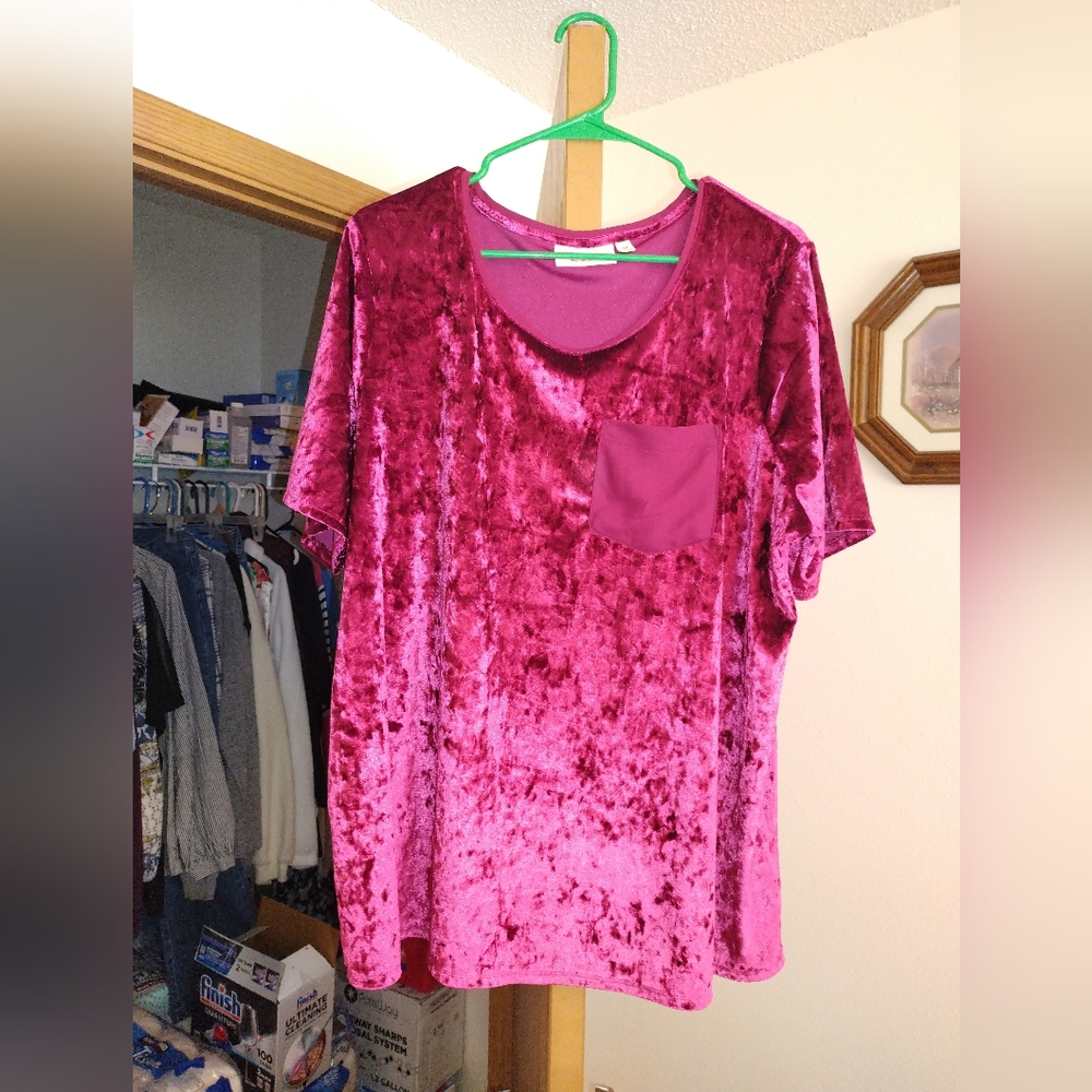 Velvet shirt with pocket